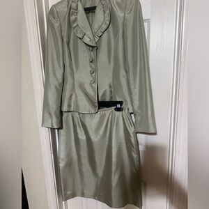 Tahari Elegant Light Green Skirt Set